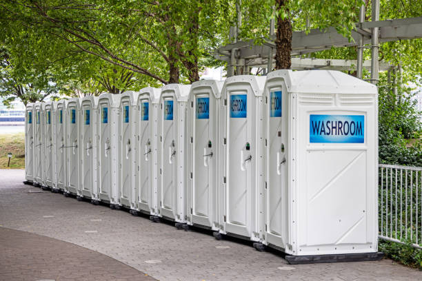 Best Restroom trailer rental cost  in Clermont, IN