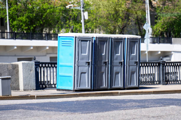 Best Porta potty delivery and setup  in Clermont, IN